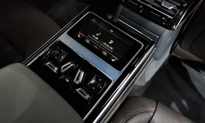 Audi A8 2023, 25482 км, за 51302.3 USD - фото 18