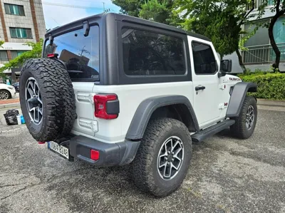 Jeep Wrangler 2024, 18000 км, за 37533.2 USD