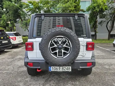 Jeep Wrangler 2024, 18000 км, за 37533.2 USD