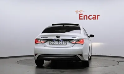 Hyundai Sonata 2012, 182192 км, за 2931.6 USD