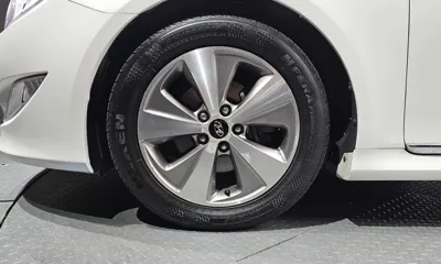Hyundai Sonata 2012, 182192 км, за 2931.6 USD