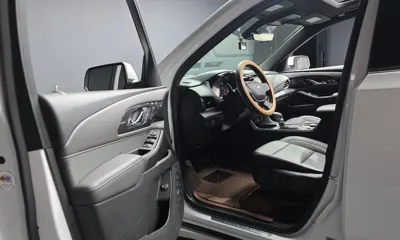 ChevroletGMDaewoo Traverse 2023, 27189 км, за 25768.08 USD - фото 10