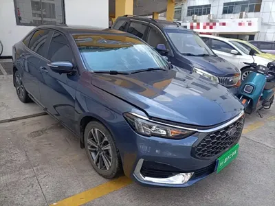 Ford Escort 2021, 56800 км, за 5784.32 USD