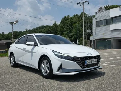 Hyundai Avante 2021, 30490 км, за 11596.1 USD