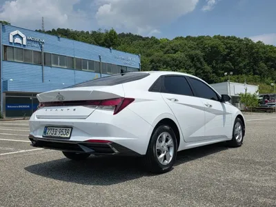 Hyundai Avante 2021, 30490 км, за 11596.1 USD