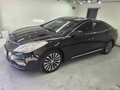 Hyundai Grandeur 2013, 210015 км, за 3222.68 USD