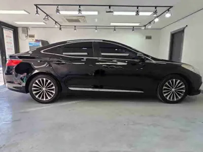 Hyundai Grandeur 2013, 210015 км, за 3222.68 USD