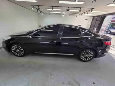 Hyundai Grandeur 2013, 210015 км, за 3222.68 USD