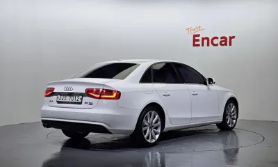 Audi A4 2015, 129281 км, за 4926.43 USD