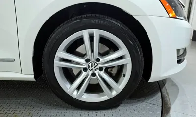 Volkswagen Passat 2012, 36066 км, за 4926.43 USD