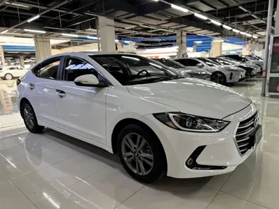 Hyundai Elantra 2016, 92000 км, за 3456.91 USD