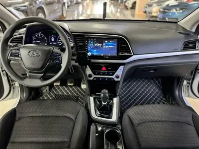 Hyundai Elantra 2016, 92000 км, за 3456.91 USD