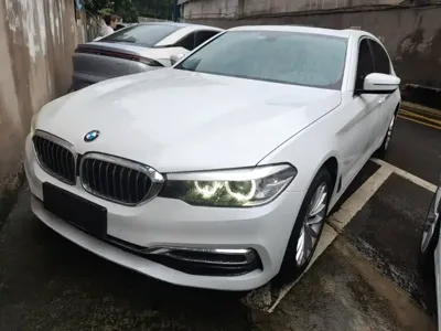 BMW 5 Series 2020, 117600 км, за 22086.09 USD