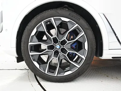 BMW X7 2025, 12390 км, за 81306.24 USD