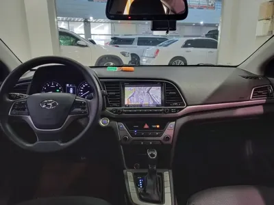 Hyundai Avante 2018, 147627 км, за 4883.76 USD