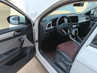Volkswagen T-Roc 2023, 14600 км, за 17401.15 USD - фото 14
