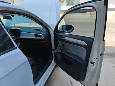 Volkswagen T-Roc 2023, 14600 км, за 17401.15 USD - фото 20