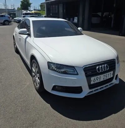 Audi A4 2009, 137331 км, за 1945.1 USD