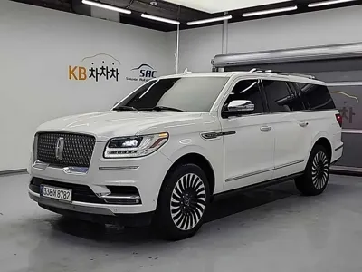 Lincoln Navigator · 2019 год