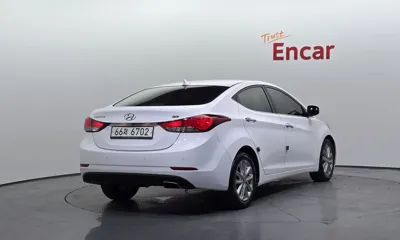 Hyundai Avante 2015, 58261 км, за 5382.7 USD