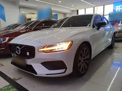 Volvo S60 2022, 49600 км, за 19998.83 USD