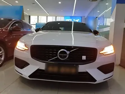 Volvo S60 2022, 49600 км, за 19998.83 USD