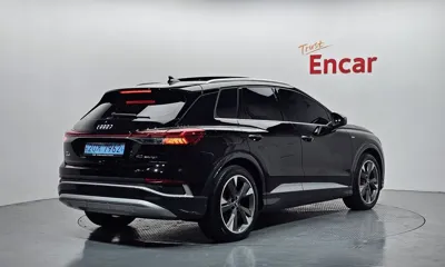 Audi Q4 e-tron 2022, 58255 км, за 66218.49 USD