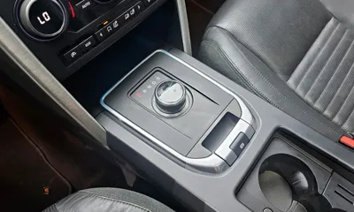 Land Rover Discovery Sport 2017, 70604 км, за 9717.09 USD - фото 9