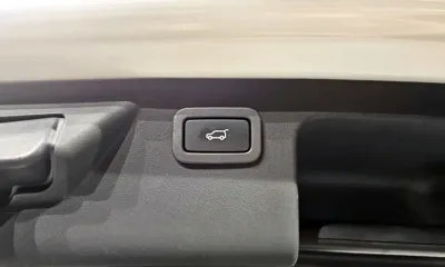 Land Rover Discovery Sport 2017, 70604 км, за 9717.09 USD - фото 20