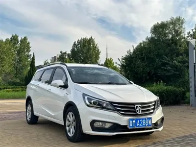 Baojun 310W 2017, 60000 км, за 2210.14 USD