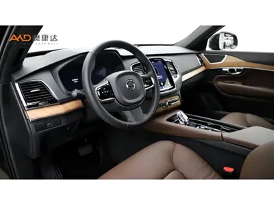Volvo XC90 2024, 36000 км, за 42671.33 USD - фото 6