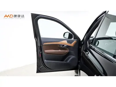 Volvo XC90 2024, 36000 км, за 42671.33 USD - фото 11
