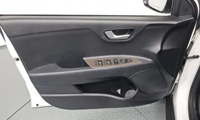Kia Stonic 2019, 63655 км, за 13220.53 USD - фото 24