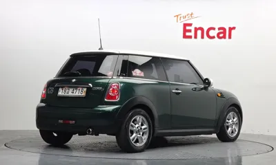 MINI Cooper 2013, 97298 км, за 2049.18 USD