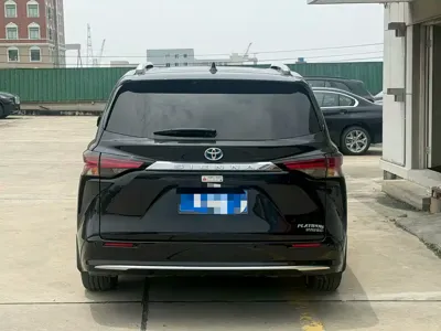 Toyota Sienna 2023, 66000 км, за 36388.18 USD