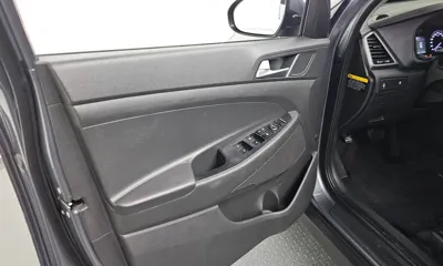Hyundai Tucson 2017, 100858 км, за 8465.19 USD - фото 24