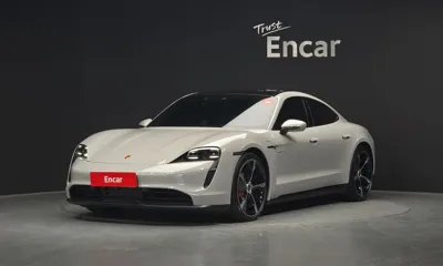 Porsche Taycan · 2022 год