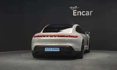 Porsche Taycan 2022, 45351 км, за 69705.97 USD