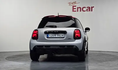 MINI Cooper 2021, 51944 км, за 15203.61 USD