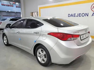 Hyundai Avante 2013, 165247 км, за 2730.29 USD
