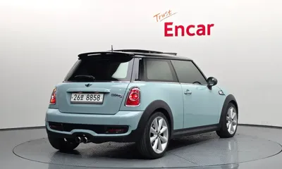 MINI Cooper 2011, 147159 км, за 2582.78 USD
