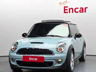 MINI Cooper 2011, 147159 км, за 2582.78 USD