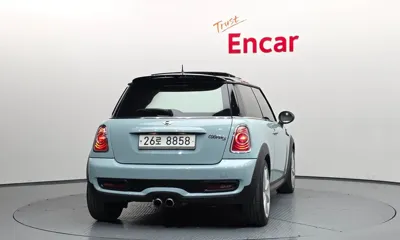 MINI Cooper 2011, 147159 км, за 2582.78 USD