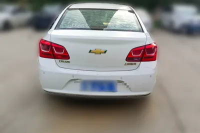 Chevrolet Cruze 2015, 98000 км, за 3199 USD