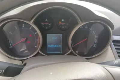 Chevrolet Cruze 2015, 98000 км, за 3199 USD - фото 11