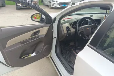 Chevrolet Cruze 2015, 98000 км, за 3199 USD - фото 16