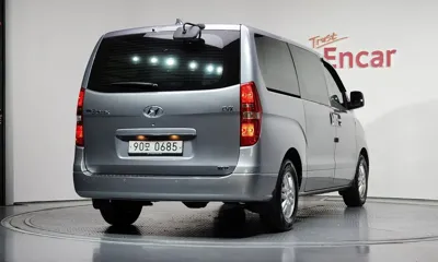 Hyundai Starex 2017, 104609 км, за 7814.02 USD