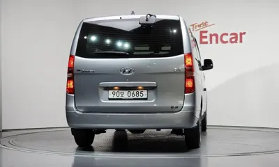 Hyundai Starex 2017, 104609 км, за 7814.02 USD