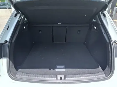 Audi Q4 e-tron 2025, 12300 км, за 21123.96 USD - фото 9