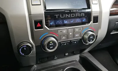 Toyota Tundra 2015, 51942 км, за 28344.89 USD - фото 17